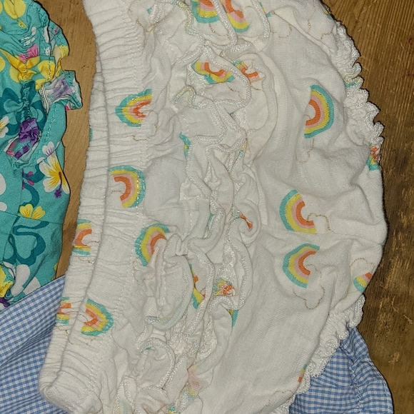 (4) Assorted sizes 3-6m Shorts - Picture 4 of 6